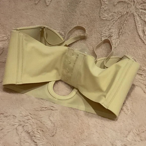 skims Deep plunge shapewear Bra convertible strapless extra straps - Picture 3 of 5